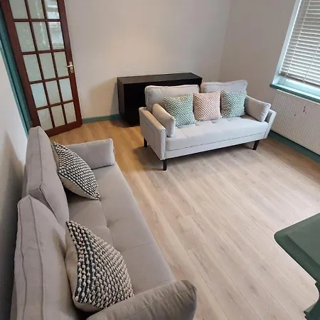 Florence 4 Bedroom House * Leeds (West Yorkshire)