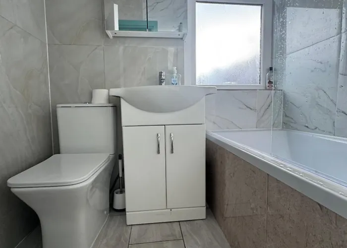 Florence 4 Bedroom House, Sleeps 14