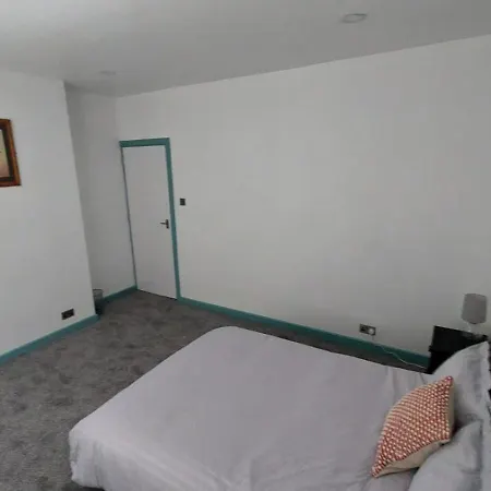 Florence 4 Bedroom House فيلة *