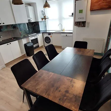 Florence 4 Bedroom House, Sleeps 14 Апартаменты