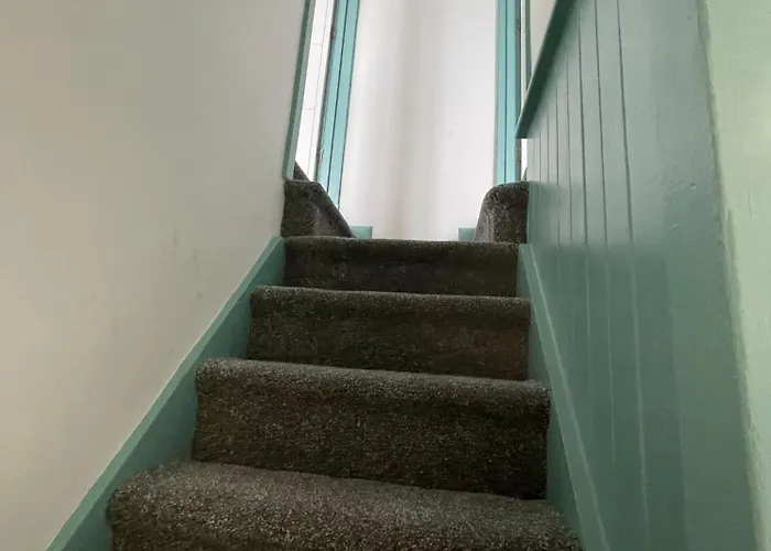 Florence 4 Bedroom House, Sleeps 14 *