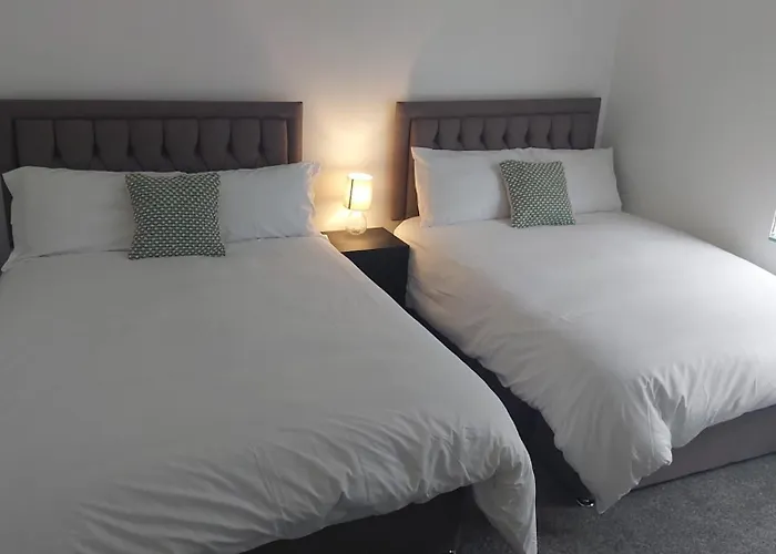 Florence 4 Bedroom House, Sleeps 14